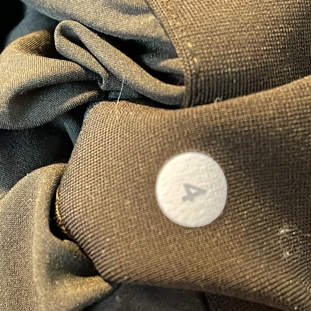 Lululemon olive green pants back zippers, but in front - Picture 12 of 12
